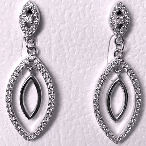 925 Silver oval cz dangling post earrings - Picture 5 of 6